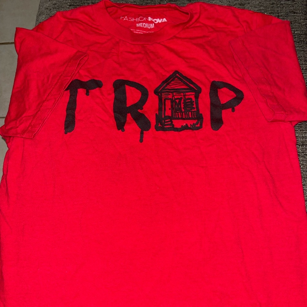 Red tee (TRAP)